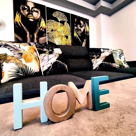 Anastasia'S Apartment With Yard Athena Bagian luar foto