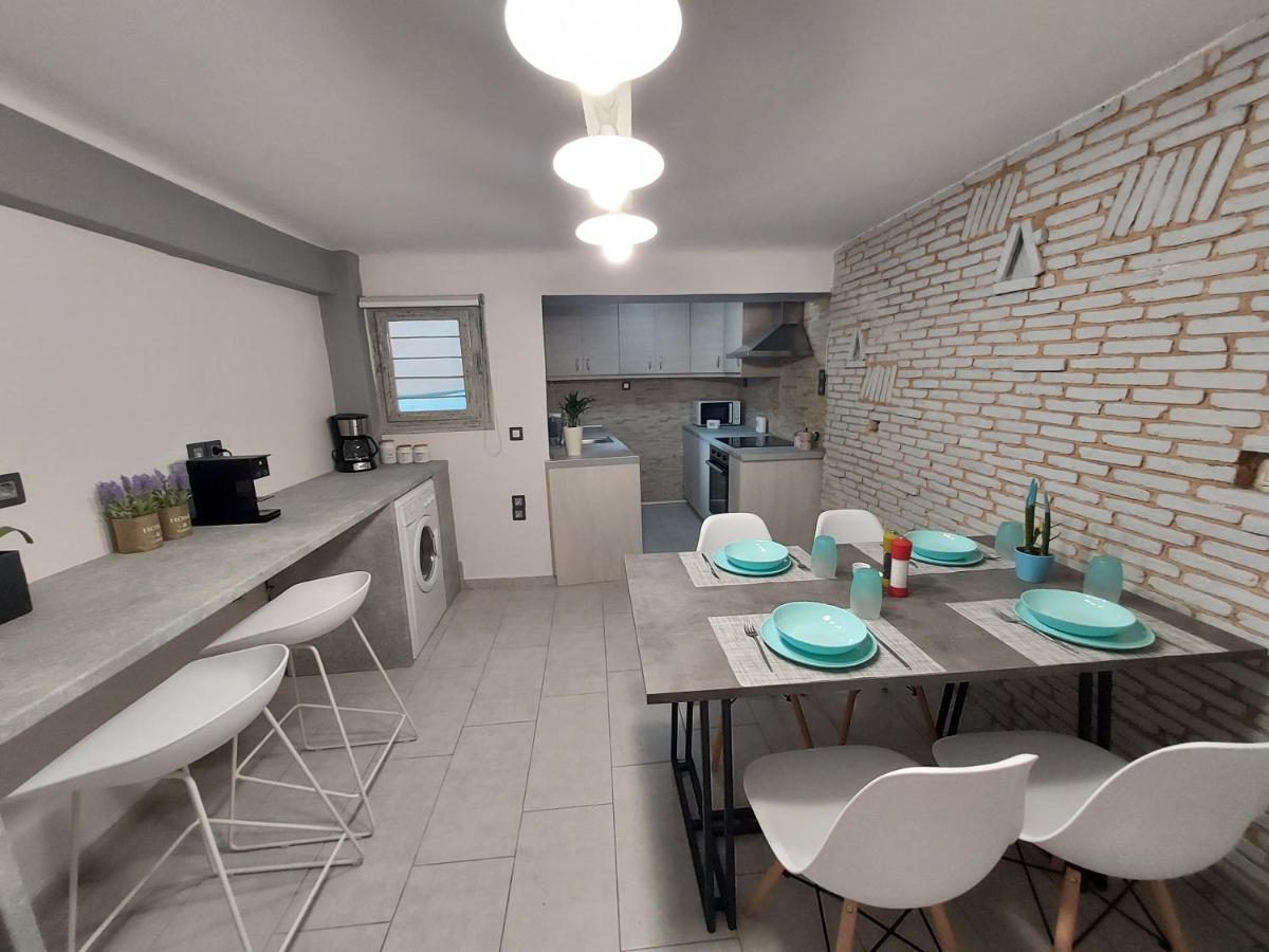 Anastasia'S Apartment With Yard Athena Bagian luar foto