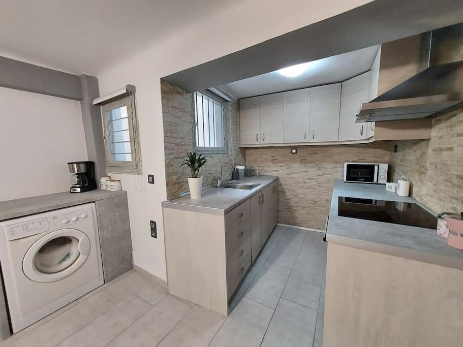 Anastasia'S Apartment With Yard Athena Bagian luar foto