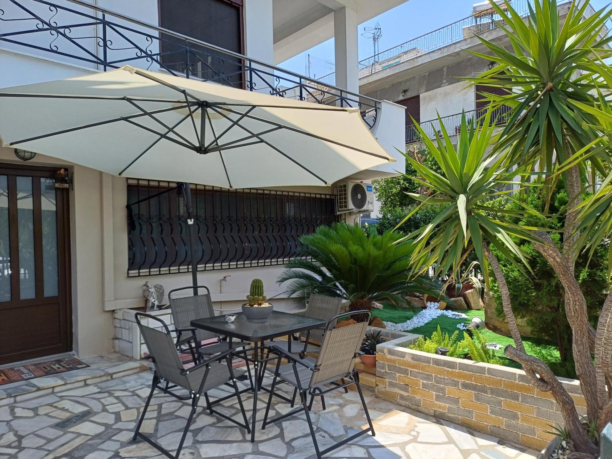 Anastasia'S Apartment With Yard Athena Bagian luar foto