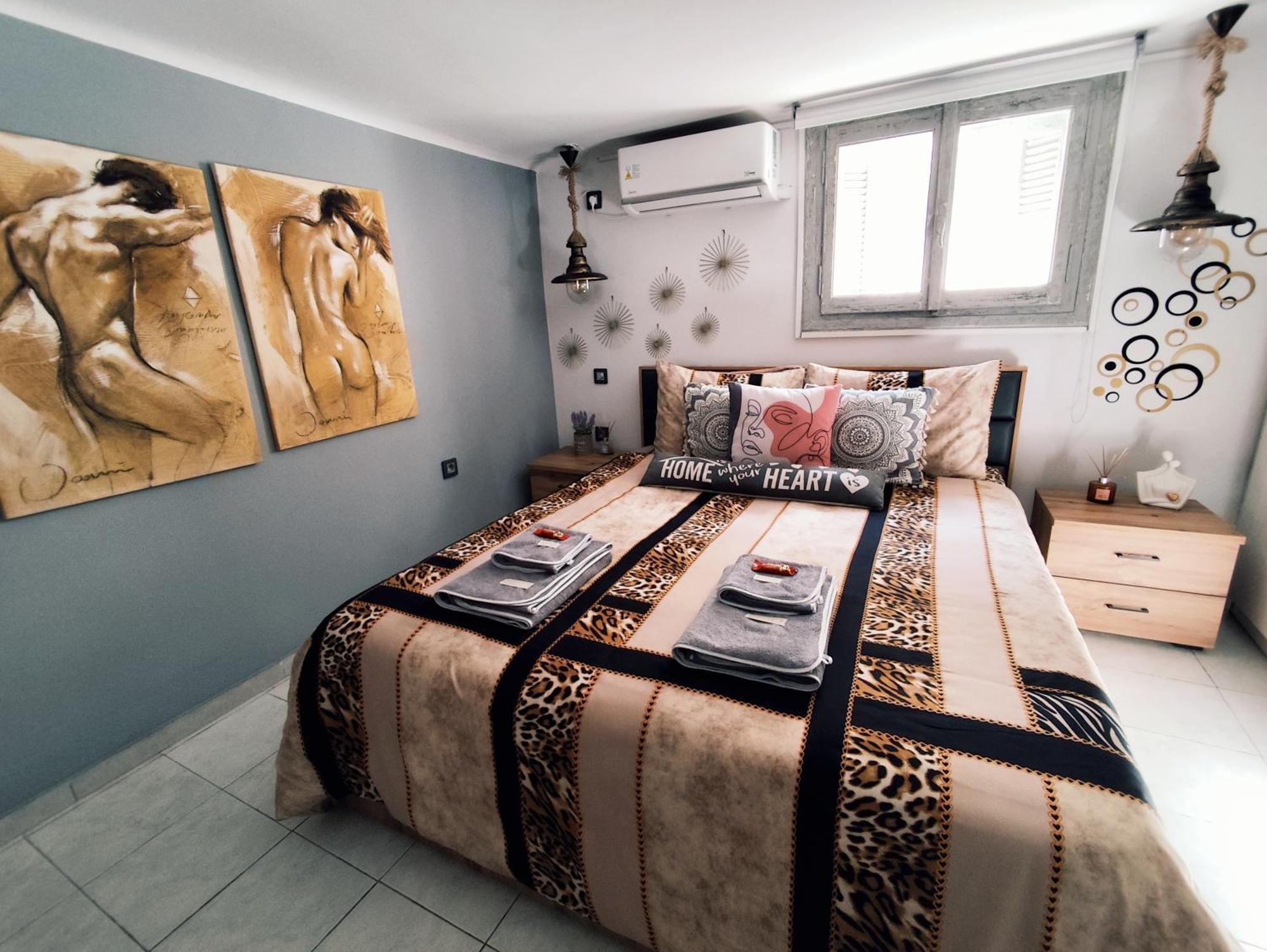 Anastasia'S Apartment With Yard Athena Bagian luar foto