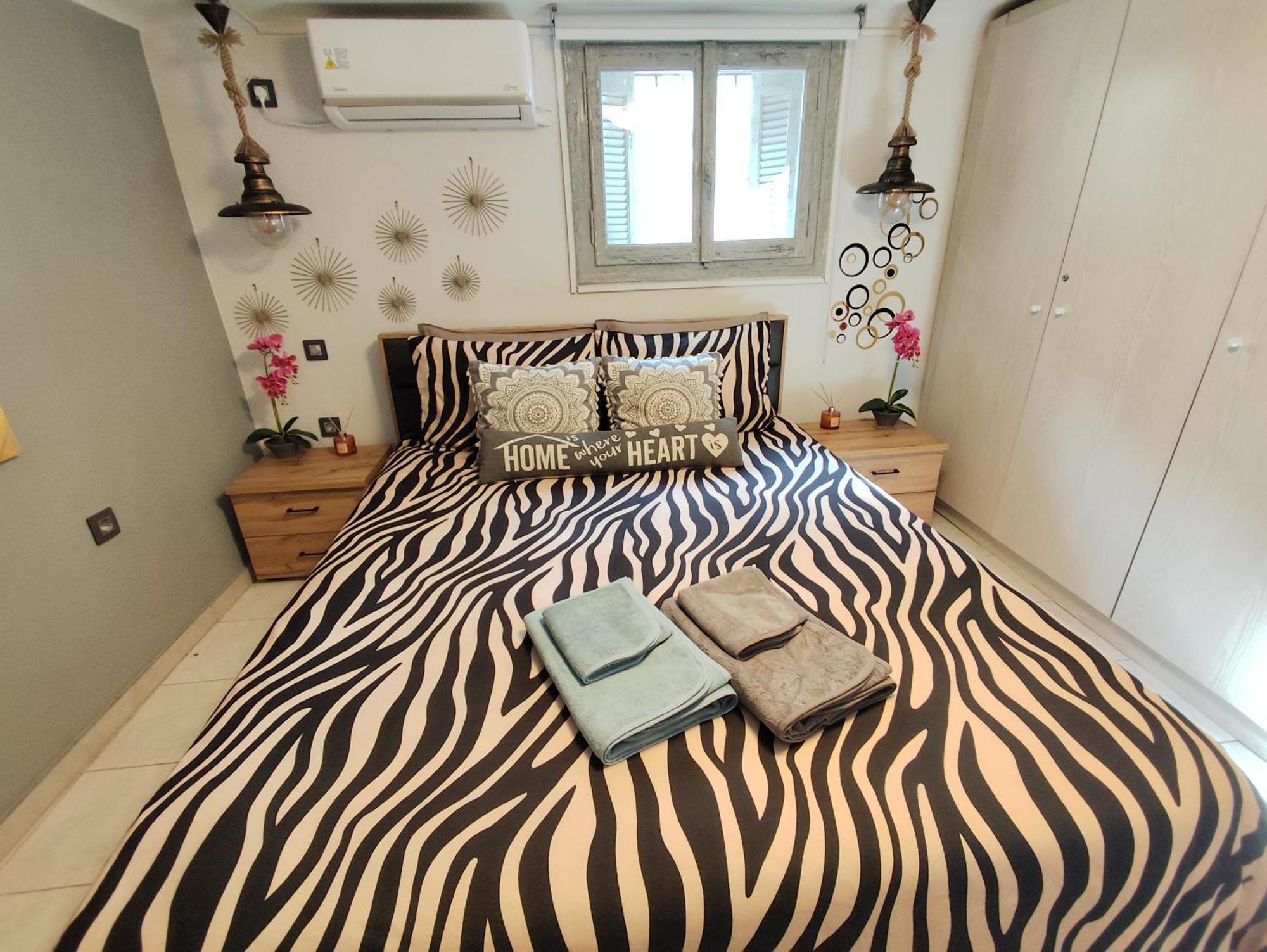 Anastasia'S Apartment With Yard Athena Bagian luar foto